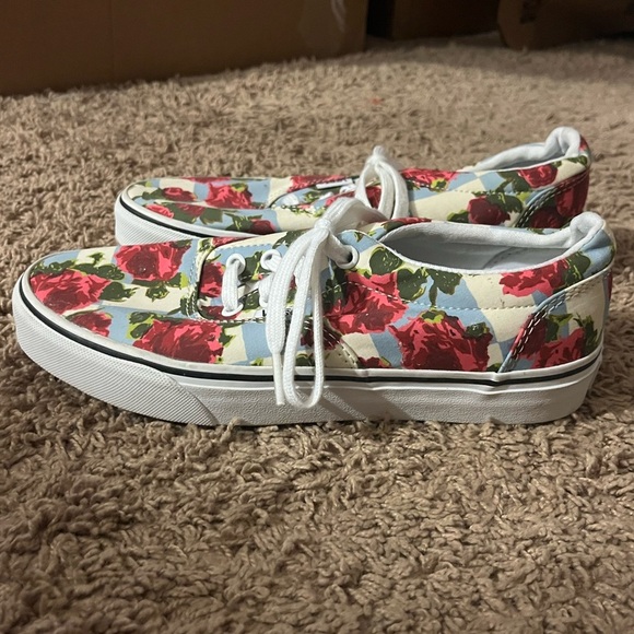 New Vans Floral Sneakers - Picture 4 of 8